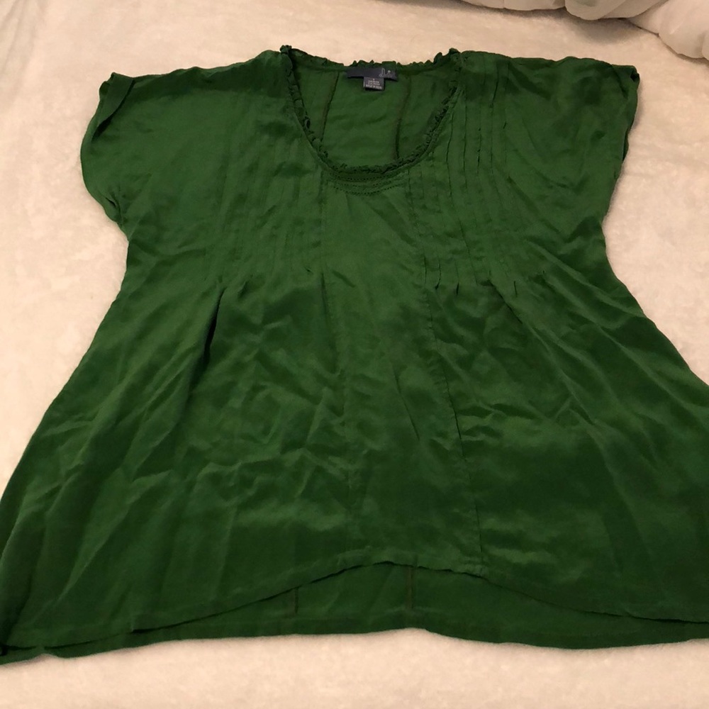 Green tee shirt